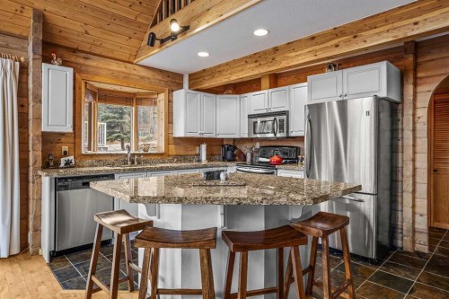 181 Carey, Canmore, AB - Indoor Photo Showing Kitchen With Stainless Steel Kitchen With Upgraded Kitchen