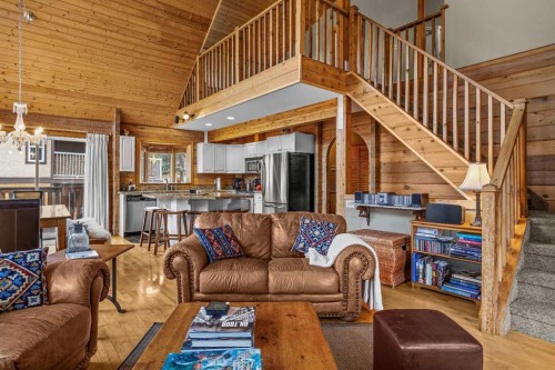 181 Carey, Canmore, AB - Indoor Photo Showing Living Room
