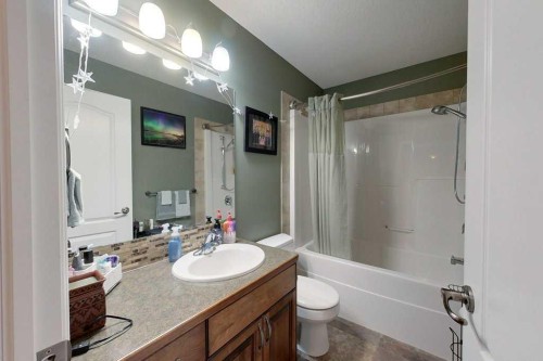 845 12 Street Se, Slave Lake, AB - Indoor Photo Showing Bathroom