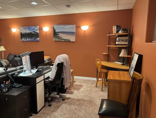 845 12 Street Se, Slave Lake, AB - Indoor Photo Showing Office