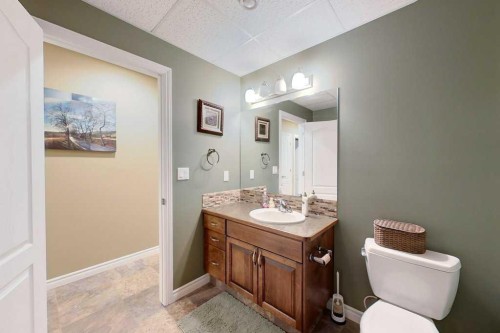 845 12 Street Se, Slave Lake, AB - Indoor Photo Showing Bathroom