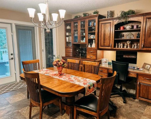 845 12 Street Se, Slave Lake, AB - Indoor Photo Showing Dining Room