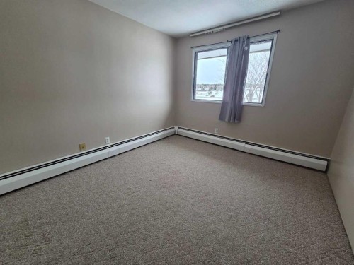 301-5317 5 Avenue, Edson, AB - Indoor Photo Showing Other Room