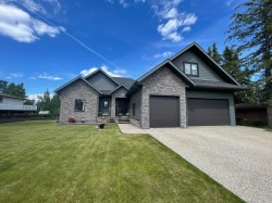 4714 Sakwatamau Drive Whitecourt, AB T7S 1E1
