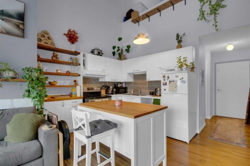 310-414 Squirrel Street, Banff, AB - Indoor Photo Showing Kitchen