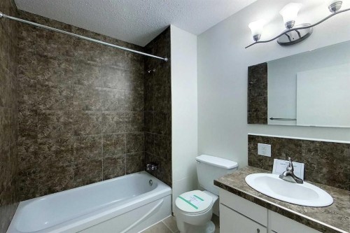 20-5215 6 Avenue, Edson, AB - Indoor Photo Showing Bathroom