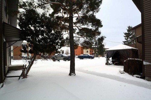 20-5215 6 Avenue, Edson, AB - Outdoor