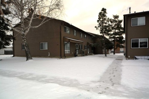 20-5215 6 Avenue, Edson, AB - Outdoor