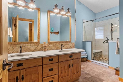 B-243 Three Sisters Drive, Canmore, AB - Indoor Photo Showing Bathroom