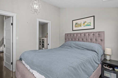 9-420 Squirrel Street, Banff, AB - Indoor Photo Showing Bedroom