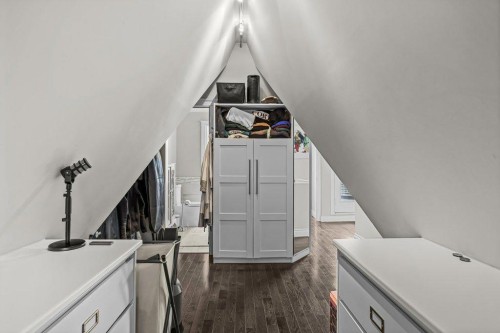 9-420 Squirrel Street, Banff, AB - Indoor Photo Showing Laundry Room