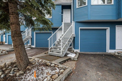 9-420 Squirrel Street, Banff, AB - Outdoor