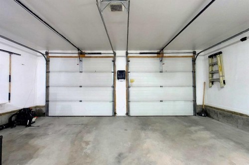 4119 16 Avenue Ne, Edson, AB - Indoor Photo Showing Garage