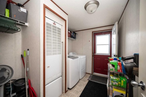 5927 Willow Drive E, Boyle, AB - Indoor Photo Showing Laundry Room