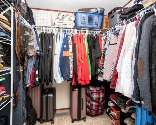 5927 Willow Drive E, Boyle, AB - Indoor With Storage