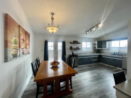 5906 12 Avenue, Edson, AB - Indoor Photo Showing Dining Room