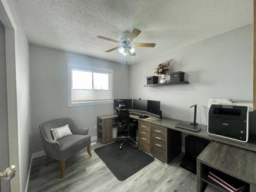 5906 12 Avenue, Edson, AB - Indoor Photo Showing Other Room