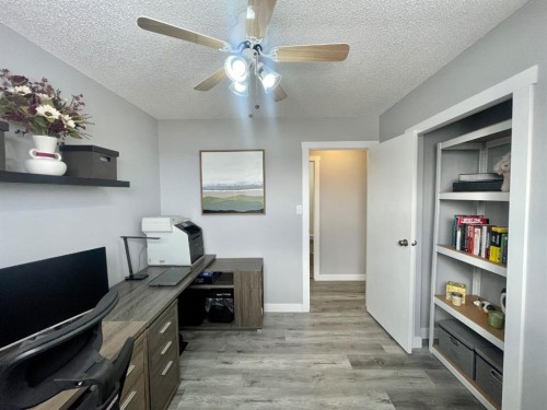 5906 12 Avenue, Edson, AB - Indoor Photo Showing Other Room