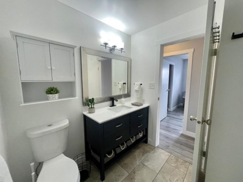 5906 12 Avenue, Edson, AB - Indoor Photo Showing Bathroom