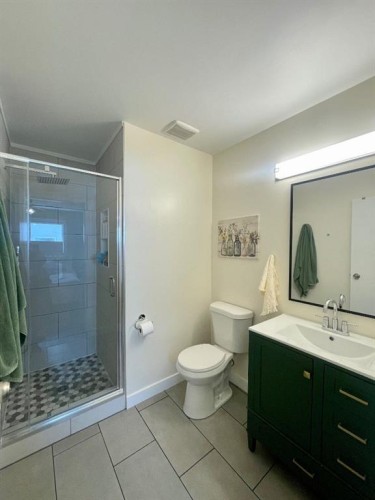 5906 12 Avenue, Edson, AB - Indoor Photo Showing Bathroom