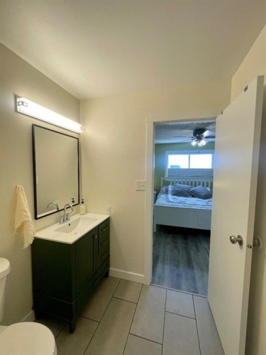 5906 12 Avenue, Edson, AB - Indoor Photo Showing Bathroom