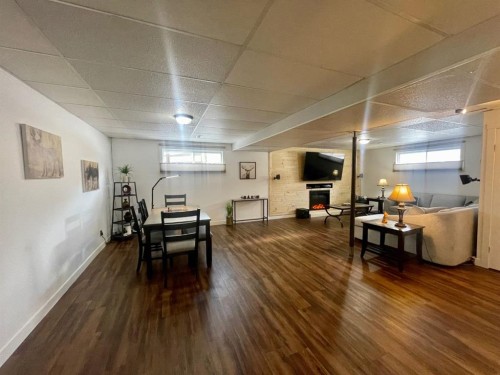 5906 12 Avenue, Edson, AB - Indoor Photo Showing Other Room