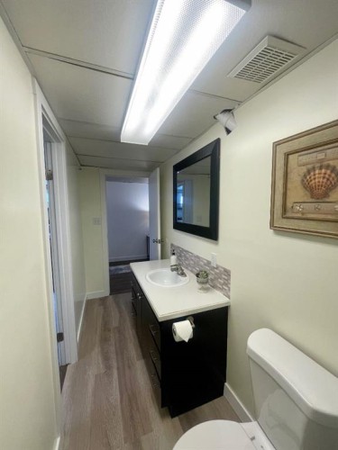 5906 12 Avenue, Edson, AB - Indoor Photo Showing Bathroom