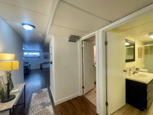 5906 12 Avenue, Edson, AB - Indoor Photo Showing Bathroom