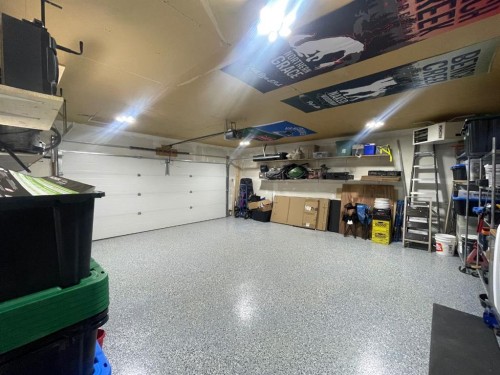 5906 12 Avenue, Edson, AB - Indoor Photo Showing Garage