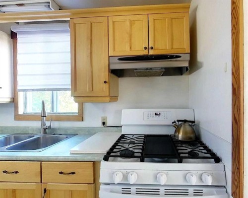4827 5 Avenue, Edson, AB - Indoor Photo Showing Kitchen With Double Sink