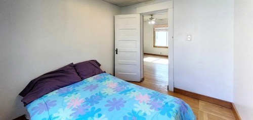 4827 5 Avenue, Edson, AB - Indoor Photo Showing Bedroom