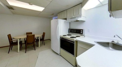 4827 5 Avenue, Edson, AB - Indoor Photo Showing Kitchen
