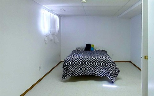 4827 5 Avenue, Edson, AB - Indoor Photo Showing Bedroom