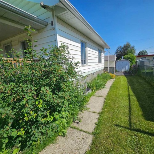 4827 5 Avenue, Edson, AB - Outdoor