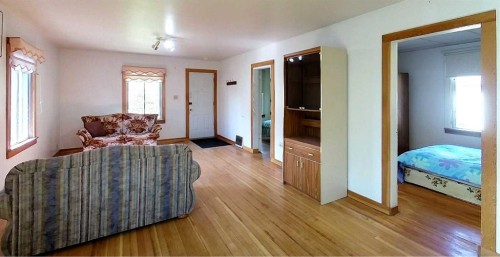 4827 5 Avenue, Edson, AB - Indoor