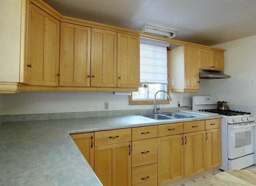 4827 5 Avenue, Edson, AB - Indoor Photo Showing Kitchen With Double Sink