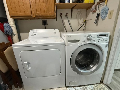 53-101 Mill Street, Hinton, AB - Indoor Photo Showing Laundry Room