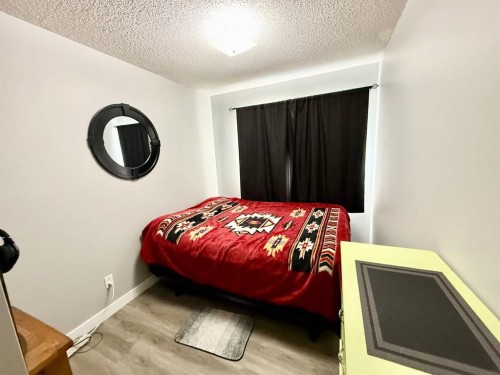 53-101 Mill Street, Hinton, AB - Indoor Photo Showing Bedroom