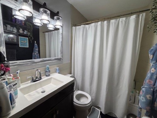 122 Willow Drive, Hinton, AB - Indoor Photo Showing Bathroom