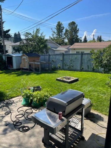 122 Willow Drive, Hinton, AB - Outdoor With Backyard