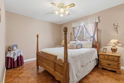 26 Trading Post Trail, Whitecourt, AB - Indoor Photo Showing Bedroom