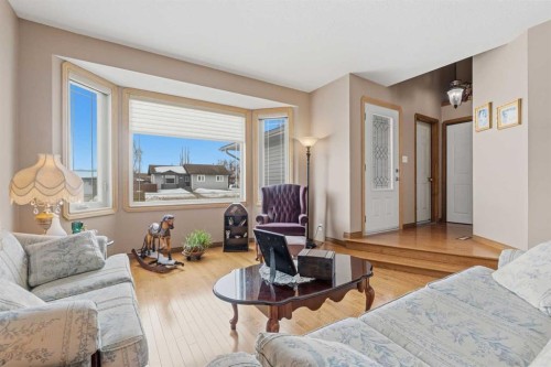 26 Trading Post Trail, Whitecourt, AB - Indoor Photo Showing Living Room