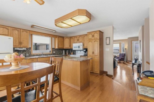 26 Trading Post Trail, Whitecourt, AB - Indoor Photo Showing Kitchen With Double Sink