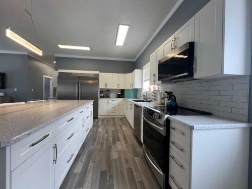 4024 6 Avenue, Edson, AB - Indoor Photo Showing Kitchen With Upgraded Kitchen