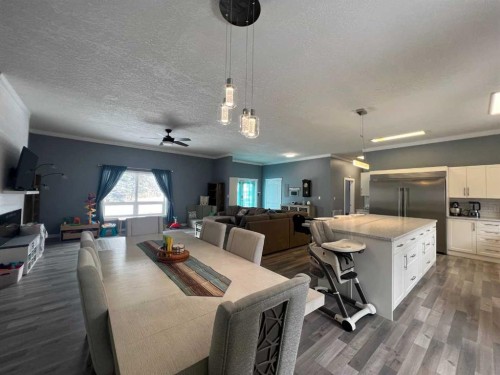 4024 6 Avenue, Edson, AB - Indoor Photo Showing Dining Room