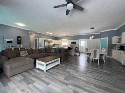4024 6 Avenue, Edson, AB - Indoor Photo Showing Living Room