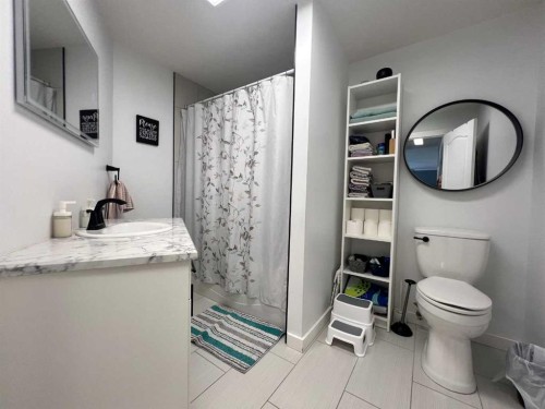 4024 6 Avenue, Edson, AB - Indoor Photo Showing Bathroom