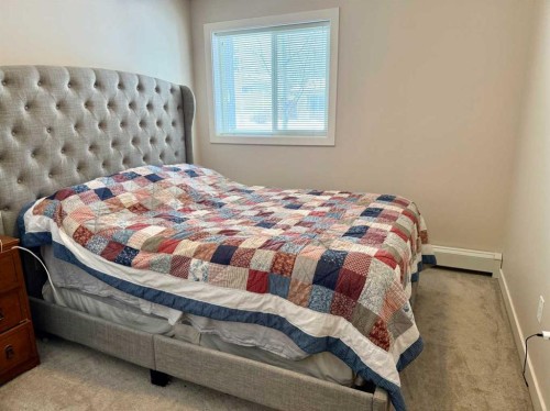 102-109 Seabolt Drive, Hinton, AB - Indoor Photo Showing Bedroom