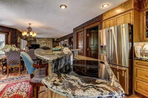 5 Cascade Court, Banff, AB - Indoor Photo Showing Dining Room