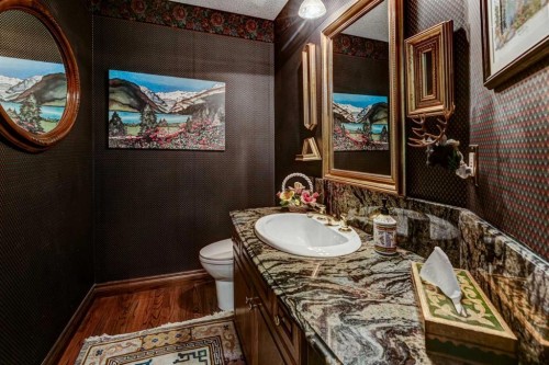 5 Cascade Court, Banff, AB - Indoor Photo Showing Bathroom